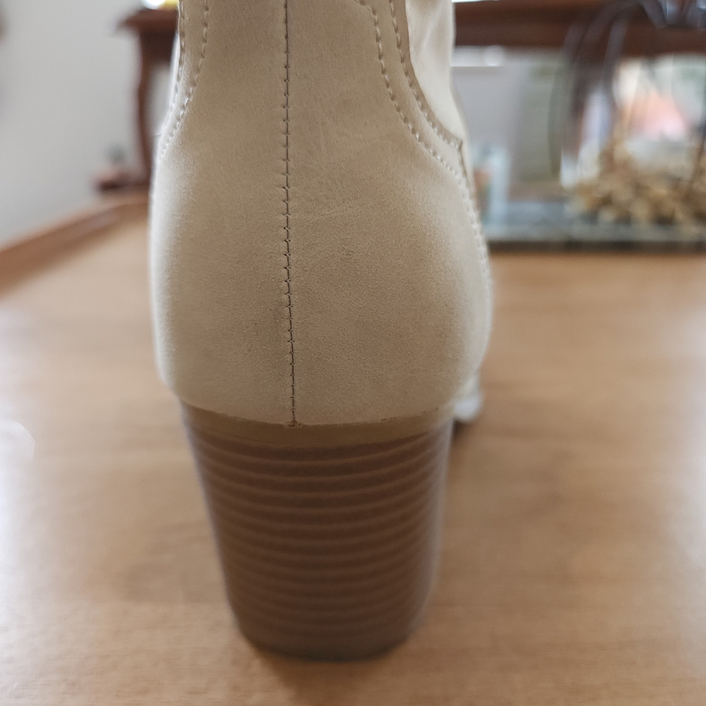 Elegant Tan Women's Country BOOTS SIZE 9.5. SOFT TO TOUCH. - Picture 7 of 12